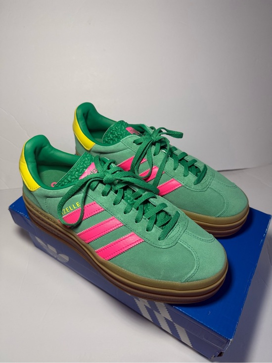 adidas Shoes - Adidas Gazelle Bold Sneakers - Size 8 - Green with Pink Stripes JH9668 - New